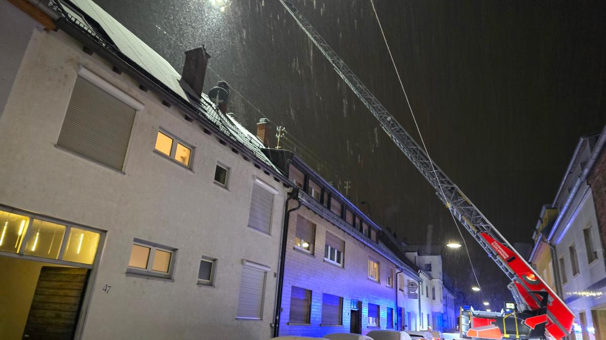 Feuerwehr rettet Bewohner bei Wohnhausbrand