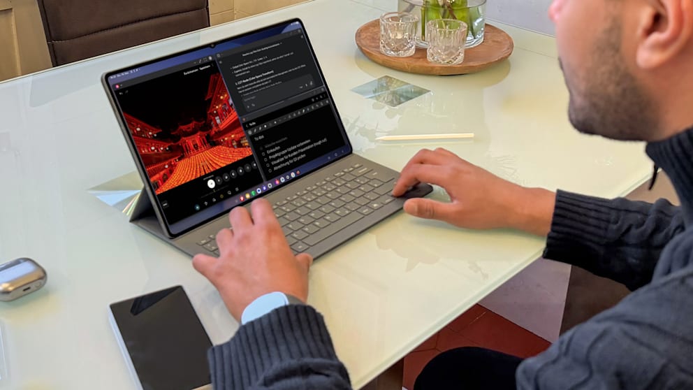 Ob Notizen, kreative Projekte oder das Arbeiten mit mehreren Apps gleichzeitig – das Galaxy Tab S11 Ultra überzeugt mit einem großen, kontrastreichen Display und dem mitgelieferten S Pen. Und Dank Quick Share kann Jonas Inhalte mühelos und blitzschnell mit seinem Smartphone austauschen