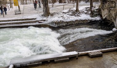 Münchner Eisbachwelle - Surfer dürfen demnächst zurück aufs Wasser - München