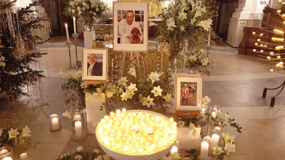 Im Hamburger Michel fand die Trauerfeier für den bekannten Gastronomen statt