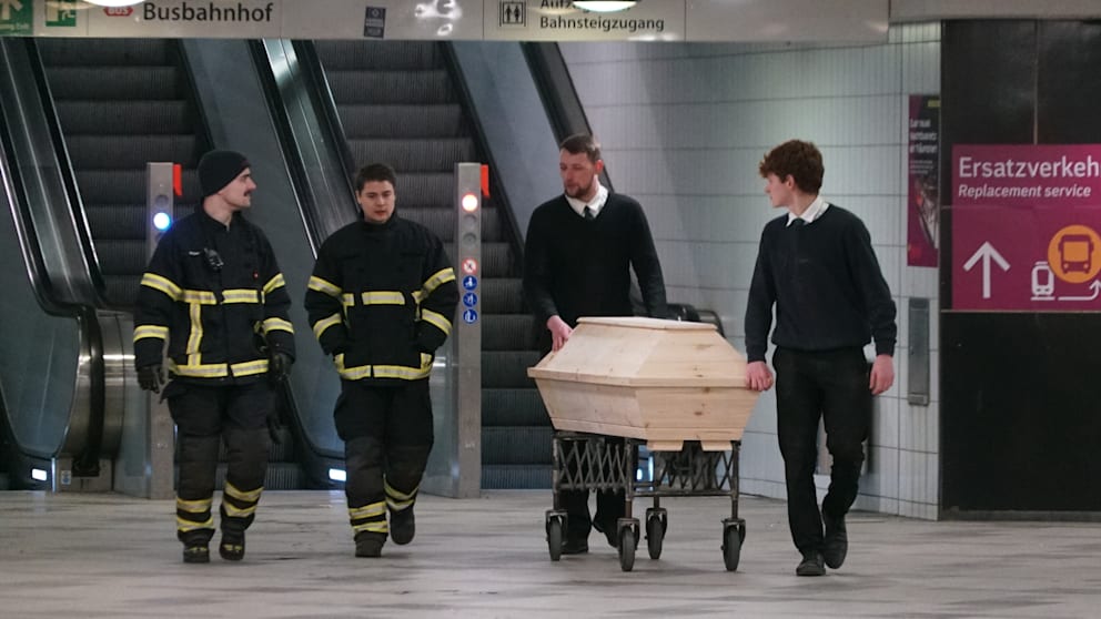 Beide starben bei dem Vorfall am Bahnsteig