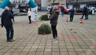 Gelsenkirchen - Resse: Weihnachtsbaum- Weitwurf in Resse- Am Marktplatz Sonntag, 04.01.26