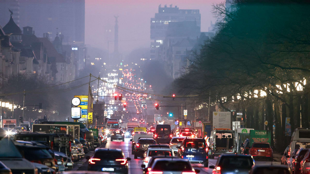 Berlin: 16,1 Mrd. für Klimaschutz bis 2030 | Politik
