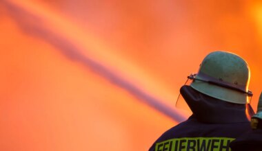 Städteregion Aachen - Drei Verletzte durch Rauch eines Holzkohlegrills - Panorama