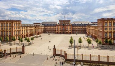 Mannheim: Lehrer-Demo startet am Schloss - Mannheim und Metropolregion Rhein-Neckar - Nachrichten und Aktuelles