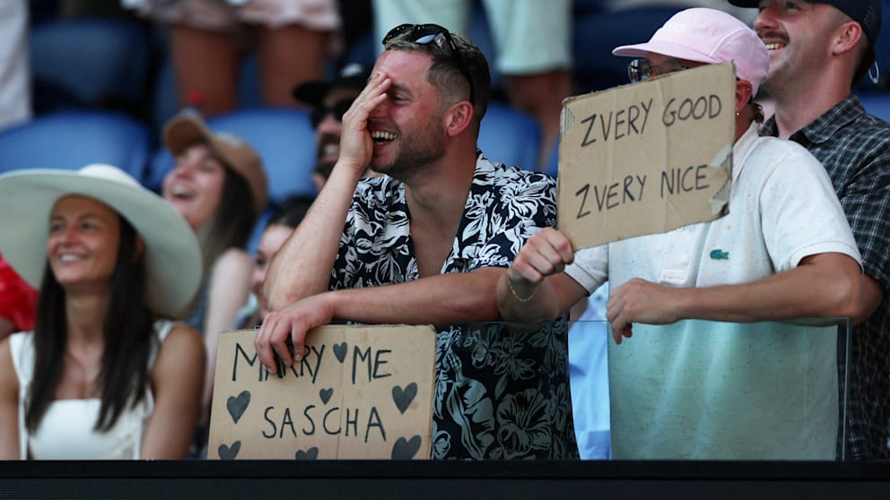 „Heirate mich, Sascha!“ Die Botschaft auf dem Schild ist klar