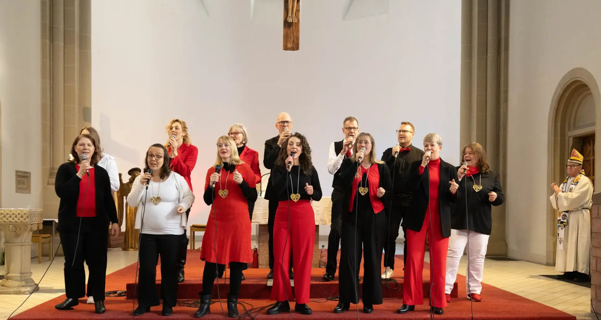 Besinnlichkeit und Narretei: Gottesdienst zur Fasnacht in St. Franziskus