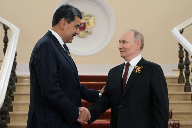 Am 9. Mai 2025 begrüsste Präsident Putin den venezolanischen Machthaber Maduro zur Militärparade auf dem Roten Platz in Moskau.