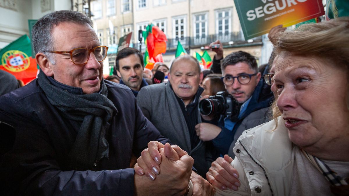 Prognose zu Präsidentschaftswahl: Portugal: Sozialist und ein Rechtsextremer gehen in Stichwahl