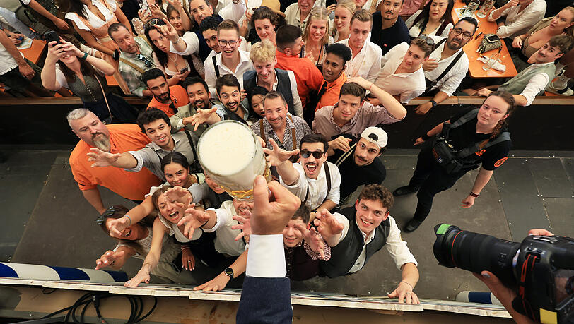 Gefeiert wurde auch. Und wie! Gefeiert wurde auch. Und wie!