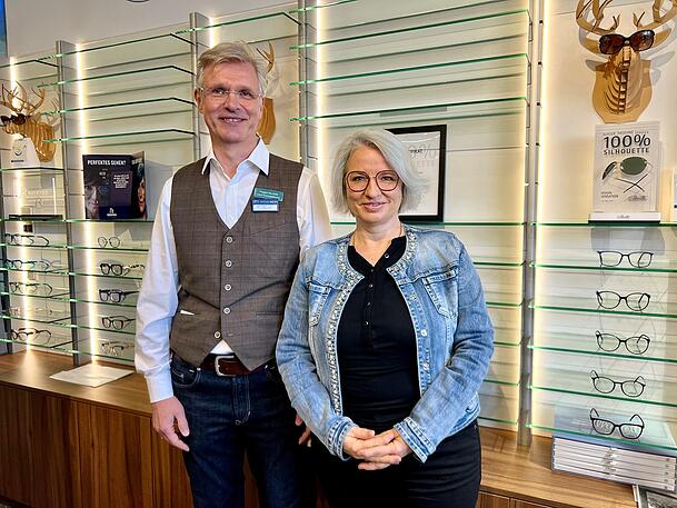 Beklagen Geschäfteinbußen durch die Baustelle zur Tram-Westtangente: Optiker-Ehepaar Susanne und Christian Particus von "Brillen Müller".