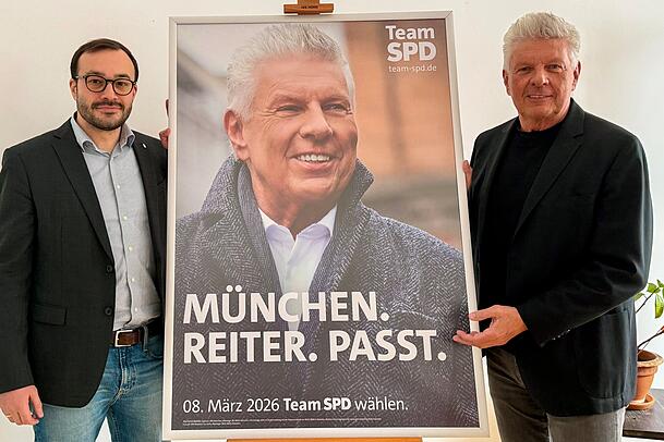 Münchens SPD-Chef Christian Köning (l.) stellt mit OB Dieter Reiter die Plakatkampagne für die Kommunalwahl am 8. März vor.