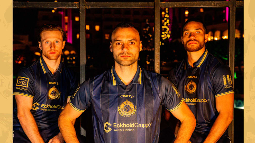 Dorian Cevis, Djamal Ziane und Malik McLemore (v.l.) im Jubiläumstrikot von Lok Leipzig