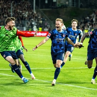 Leo Scienza bejubelt den entscheidenden Treffer