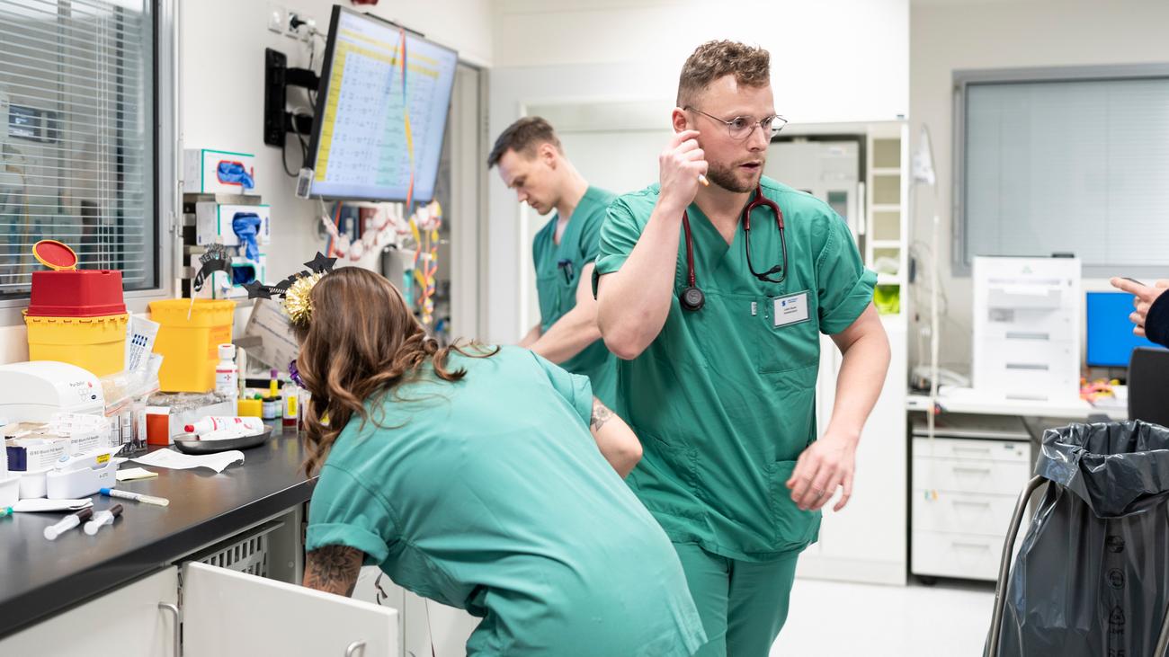 Silvesternacht in der Berliner Notaufnahme: Wenn der Rettungsdienst meldet: "Rakete in Auge, achtjähriger Junge"