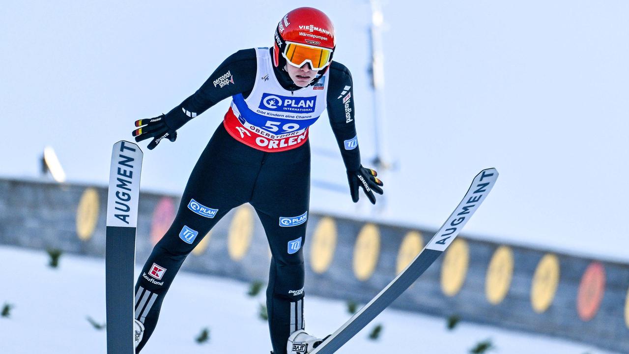 Nika Prevc patzt und gewinnt dennoch Two Nights Tour