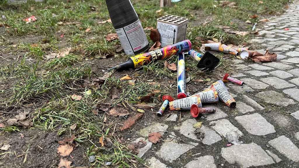 In-diesem-Jahr-gab-es-nach-Einschaetzung-von-Polizei-und-Krankenhaeusern-weniger-Verletzte-durch-Boeller-und-Raketen-in-Brandenburg