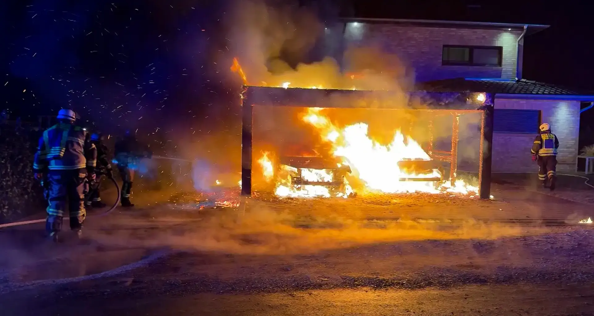 Silvester-Bilanz in Niedersachsen: Verletzte und mehrere Brände
