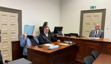 Nachbar im Treppenhaus erstochen: Prozessbeginn in Hamburg