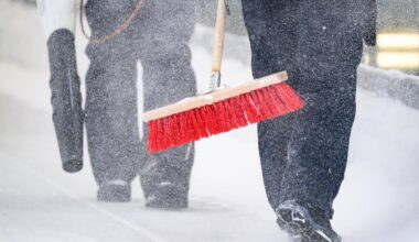 Zu viel Schnee im Eiskanal: Wintereinbruch in Winterberg: Zwei Skeleton-Wettbewerbe abgesagt