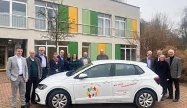 Offene Stiftergemeinschaft – Kreissparkasse unterstützt Bunten Kreis mit neuem Auto - News Augsburg, Allgäu und Ulm