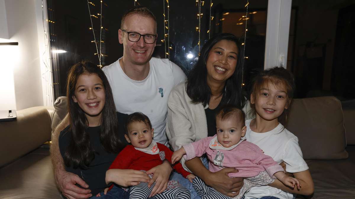 Emma und Ella feiern an unterschiedlichen Tagen Geburtstag