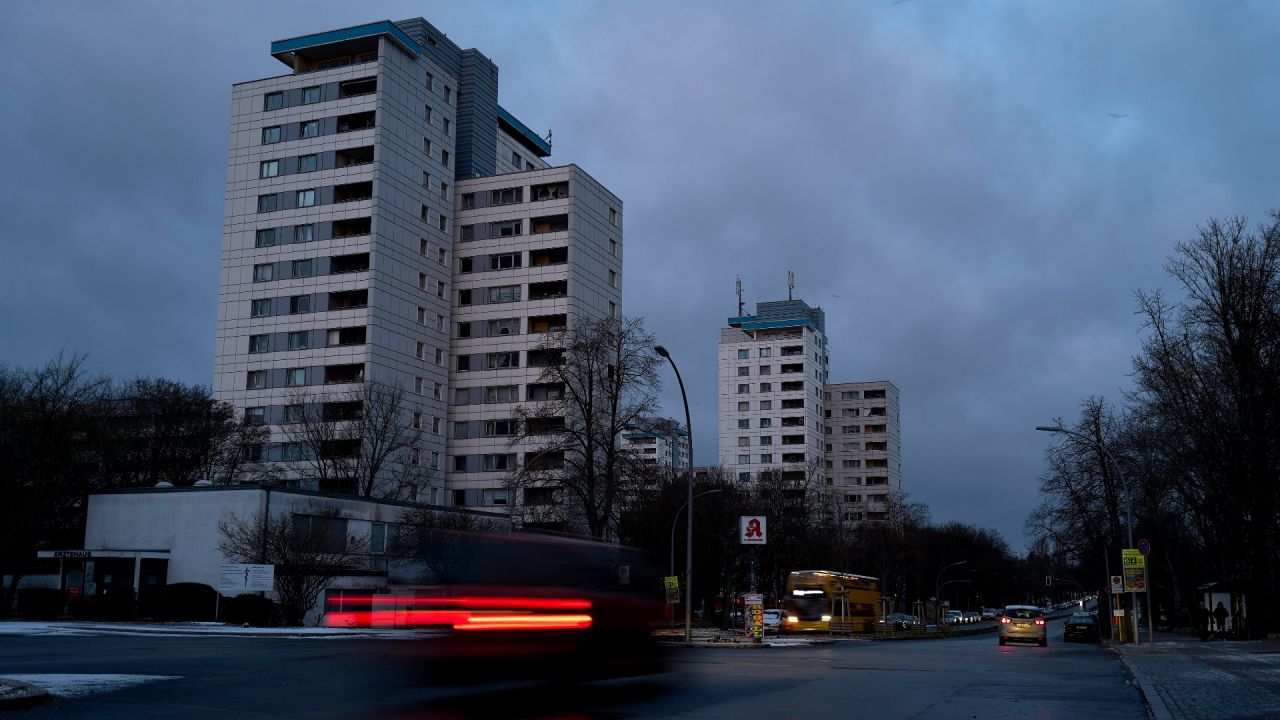 Brennende Verteilerstation führt zu massivem Stromausfall im Süden Berlins