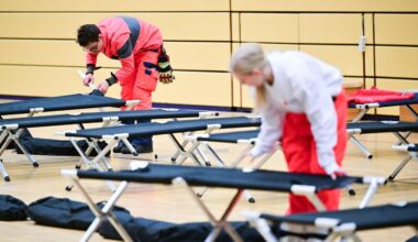 Notunterkünfte und Lichtmaste: Erste Nacht im Dunkeln: Stromausfall in Berlin dauert an