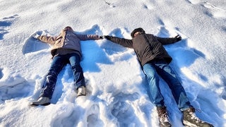 Symbolbild Verlobung im Schnee