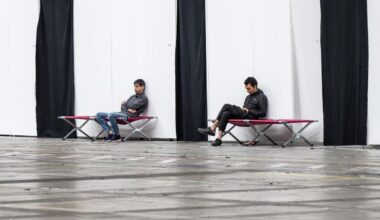 Asylpolitik: Zahl der Asylanträge sinkt um ein Drittel