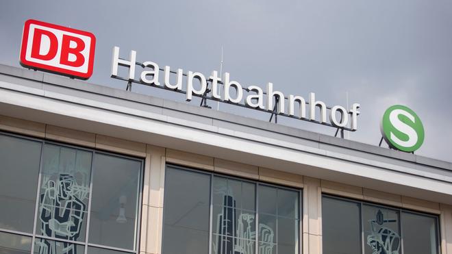 Hauptbahnhof Dortmund: Der Zug kam erst kurz vor dem 34-jährigen Mann zum Stehen. (Symbolbild)
