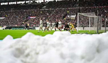 Den Schneemassen getrotzt: 25.000 sehen St. Pauli - Werder am Millerntor