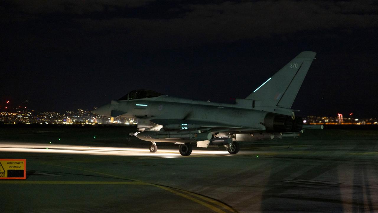 Britische und französische Luftwaffe greifen IS in Syrien an