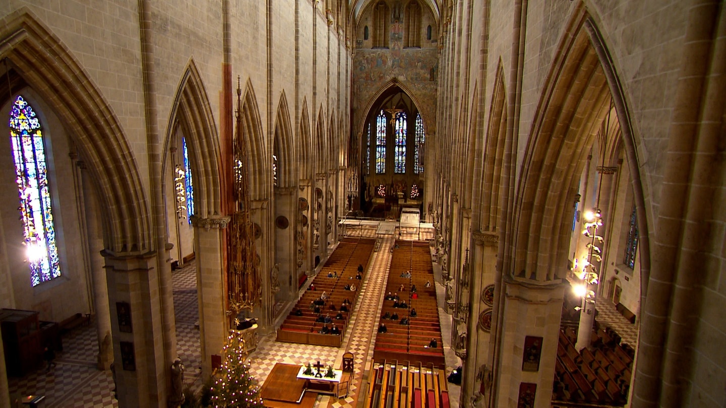 Ulmer Münster bekommt Riesen-Gerüst - SWR Aktuell