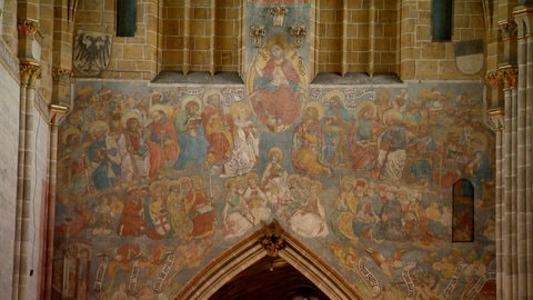 Das mehr als 550 Jahre alte Weltgerichts-Fresko im Ulmer Münster soll restauriert werden.