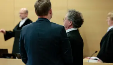 "Hose näher als Hirn": Richter wegen sexueller Belästigung verurteilt