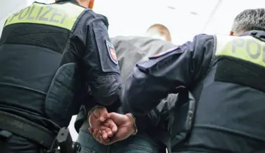 Kind angefahren und geflohen? Polizei nimmt 30-Jährigen fest