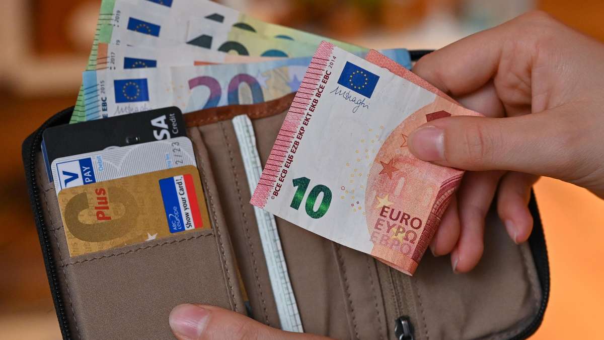 Bargeld in Gefahr? Verbraucherschützer verlangen gesetzliche Regelungen