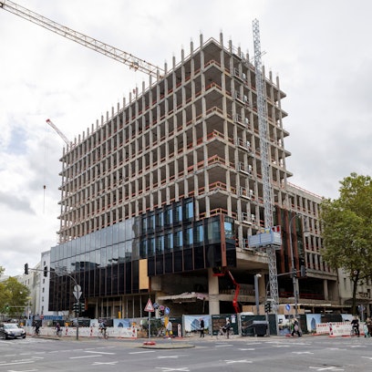 Der Friesenplatz bekommt durch das modernisierte Hochhaus ein neues Gesicht.