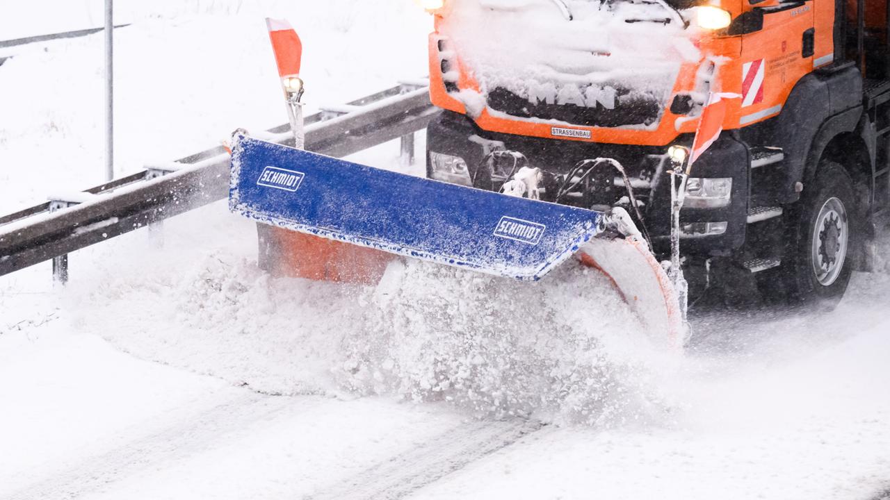Extremes Winterwetter: Deutschland rüstet sich für Sturmtief "Elli"