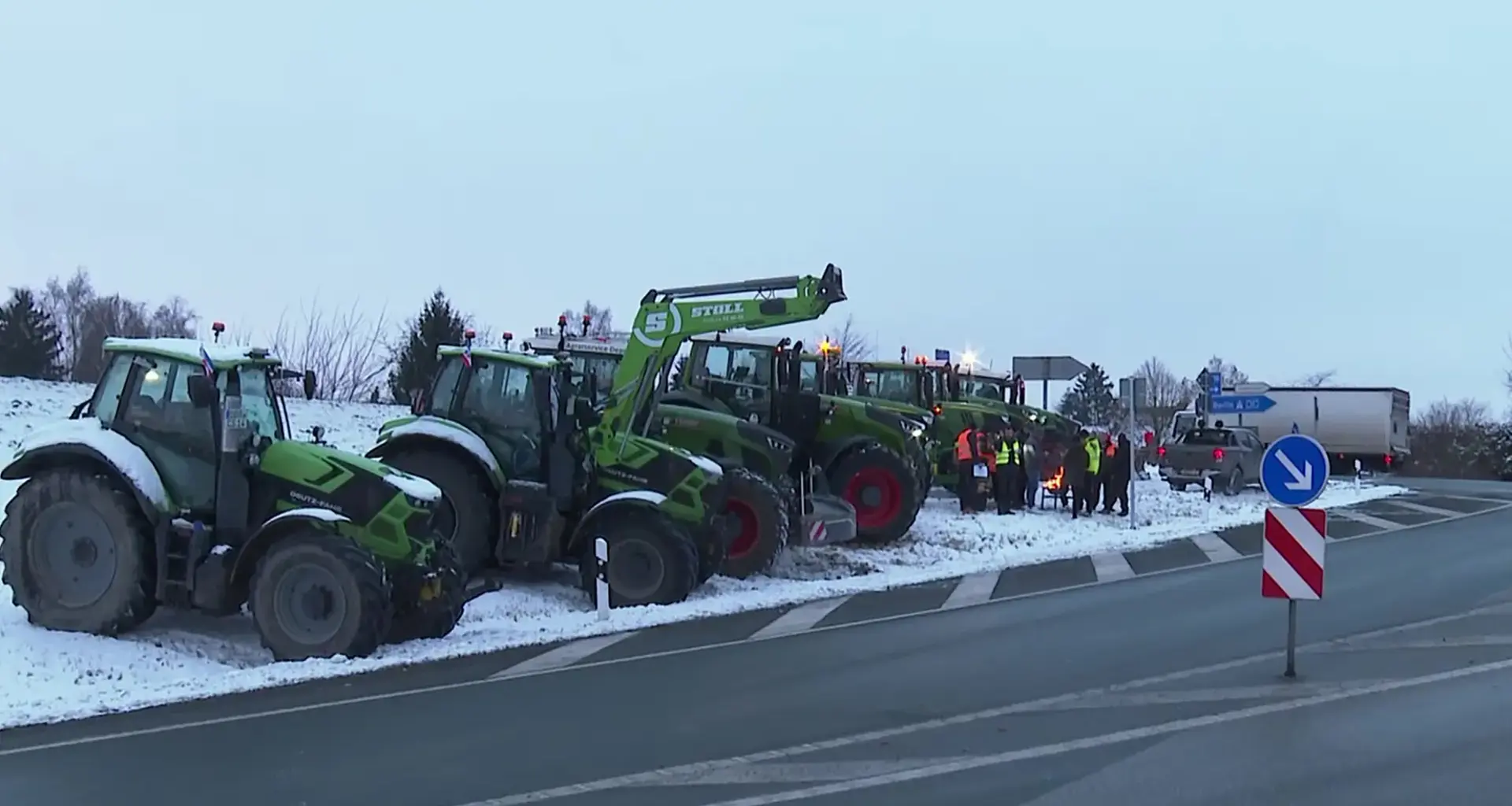 Trotz Bauernprotesten: Verkehr an Autobahnen läuft bisher reibungslos