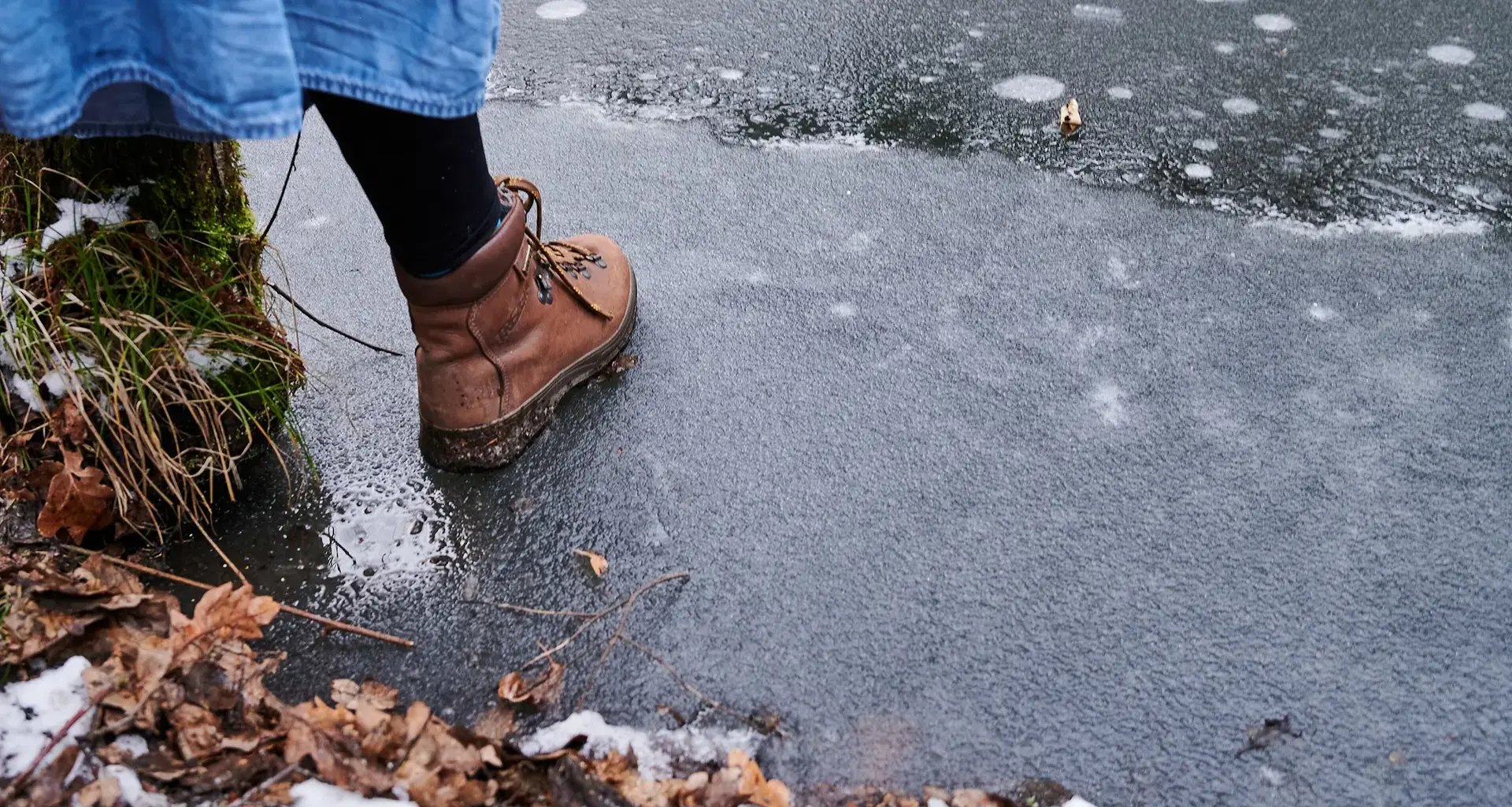 Auf zugefrorenem See eingebrochen: Kind in Mölln gerettet - Hund tot