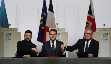 Gipfeltreffen in Paris: Europa am Rande eines Kriegs gegen Russland und Amerika