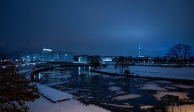 Schneefall und kräftiger Wind: Lokale Unwetter in Berlin und Brandenburg angekündigt