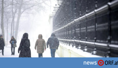 Verkehrschaos und Stromausfälle: Schnee und Sturm überziehen halb Europa