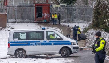 Nach dem Brandanschlag sind vier Hundertschaften in Berlin unterwegs