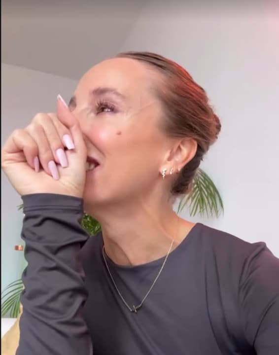 Laura Dahm ist vom Stellenabbau bei RTL betroffen. Auf Instagram meldet sie sich unter Tränen bei ihren Fans.