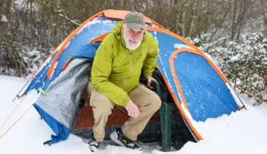 75-Jähriger Peter Boldt schläft bei Schneesturm im Zelt in Bremen