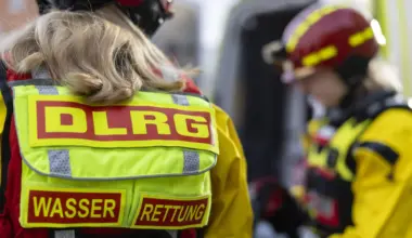 Hamburger Segler gerät bei Sturm "Elli" auf der Elbe in Not