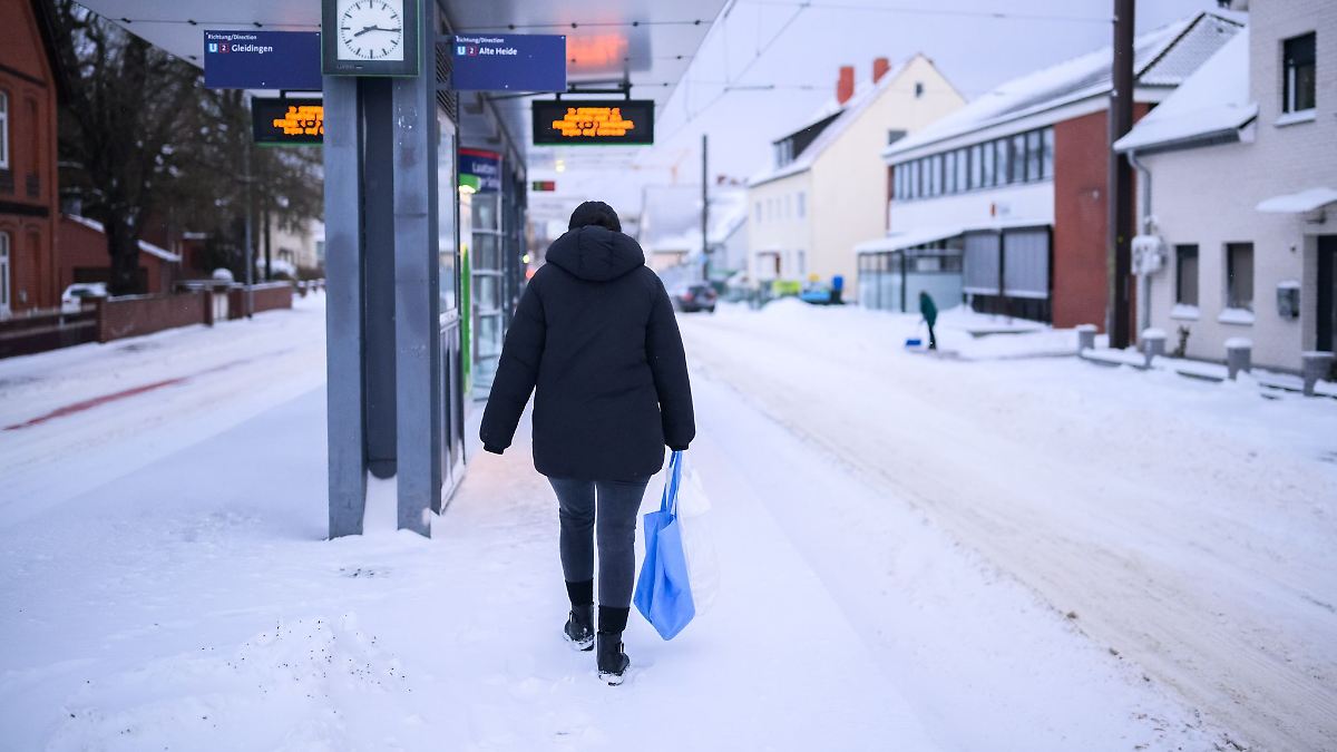 Niedersachsen & Bremen: Sturm "Elli" sorgt weiter für Probleme im Nordwesten